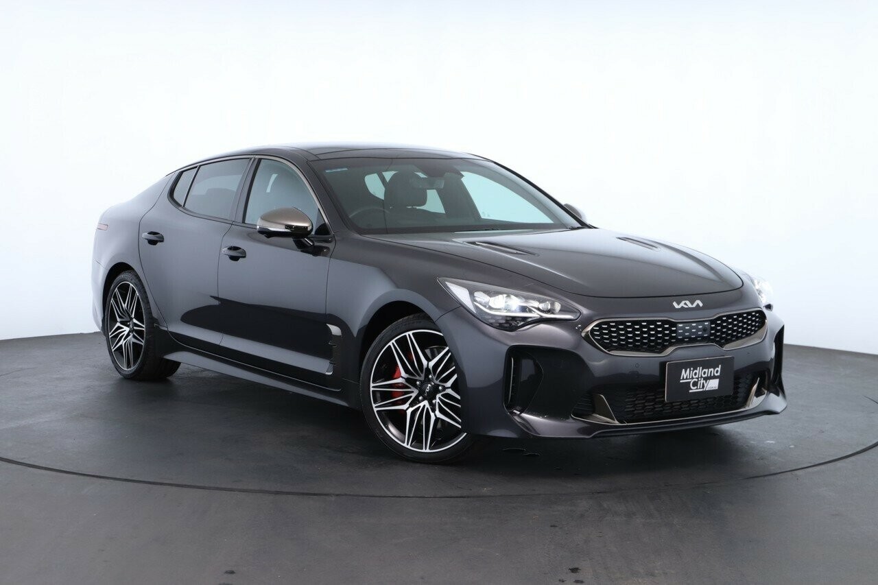 Kia Stinger image 1