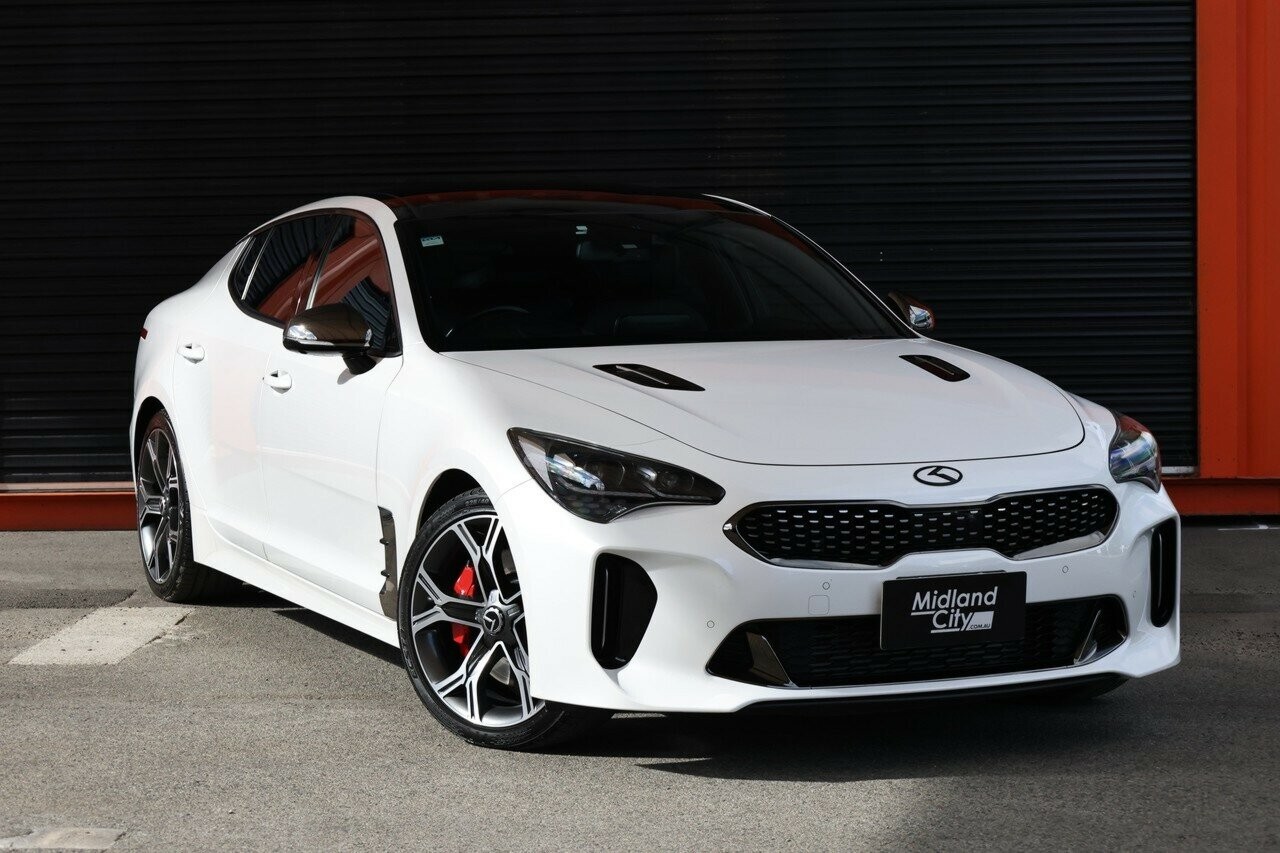 Kia Stinger image 1