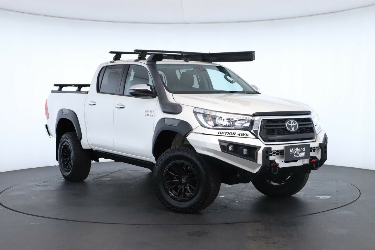 Toyota Hilux image 2