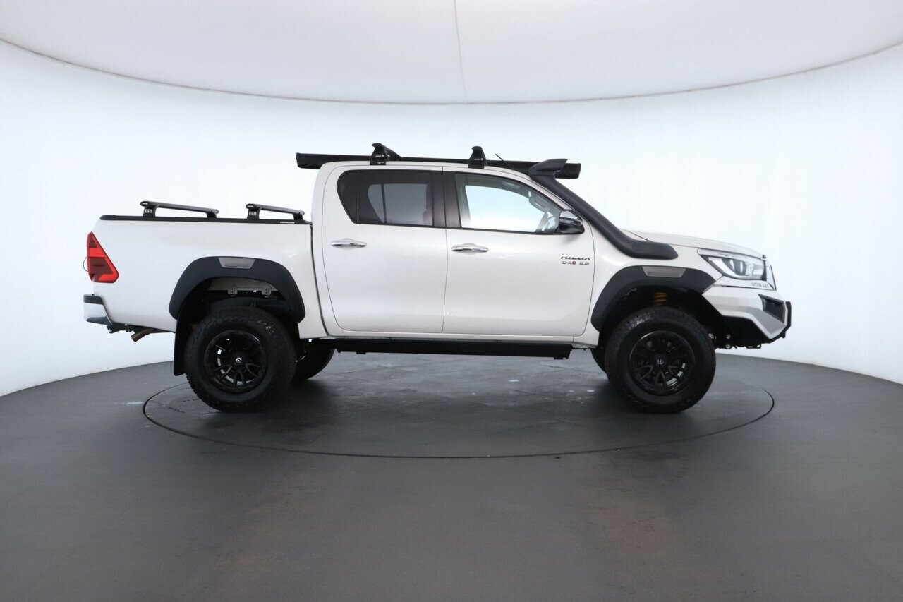 Toyota Hilux image 3