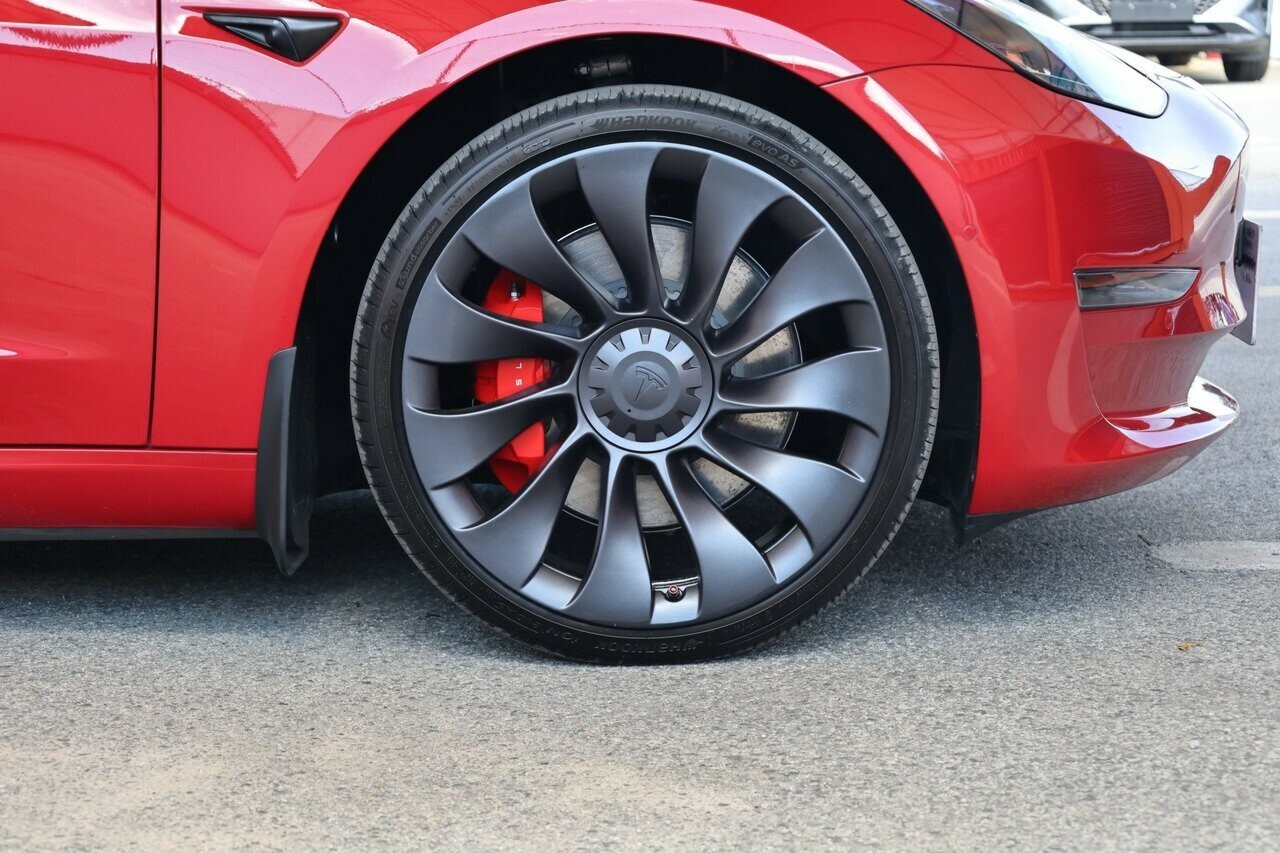 Tesla Model 3 image 3
