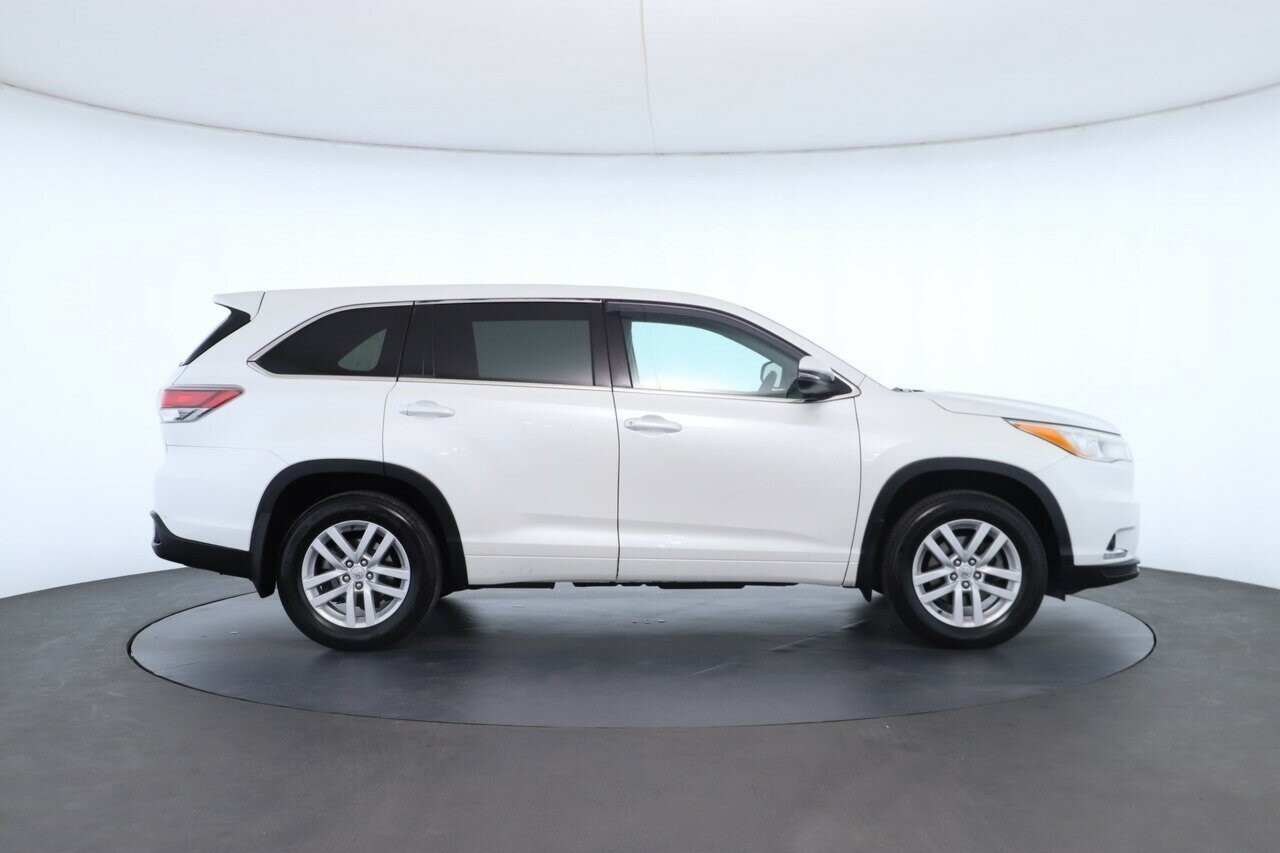 Toyota Kluger image 2