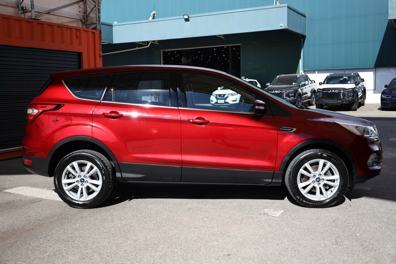 Ford Escape image 2