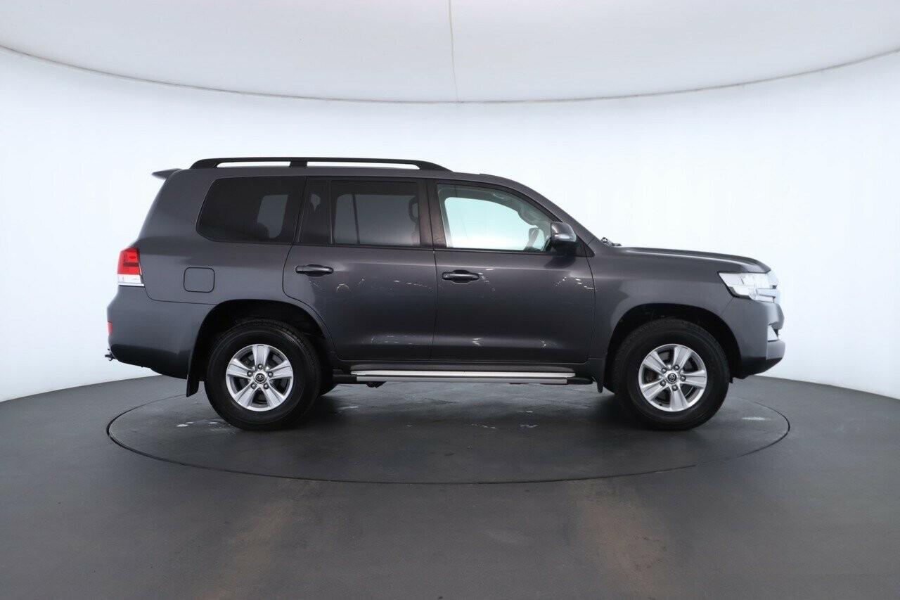 Toyota Landcruiser image 2