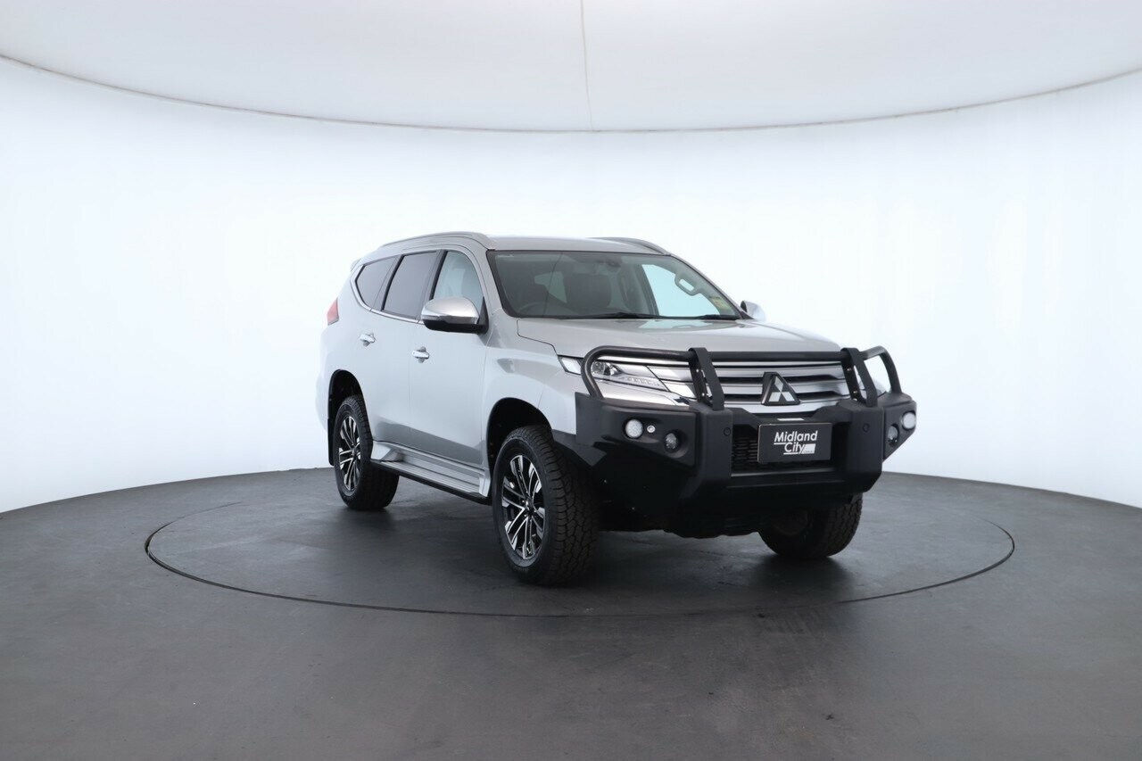 Mitsubishi Pajero Sport image 4