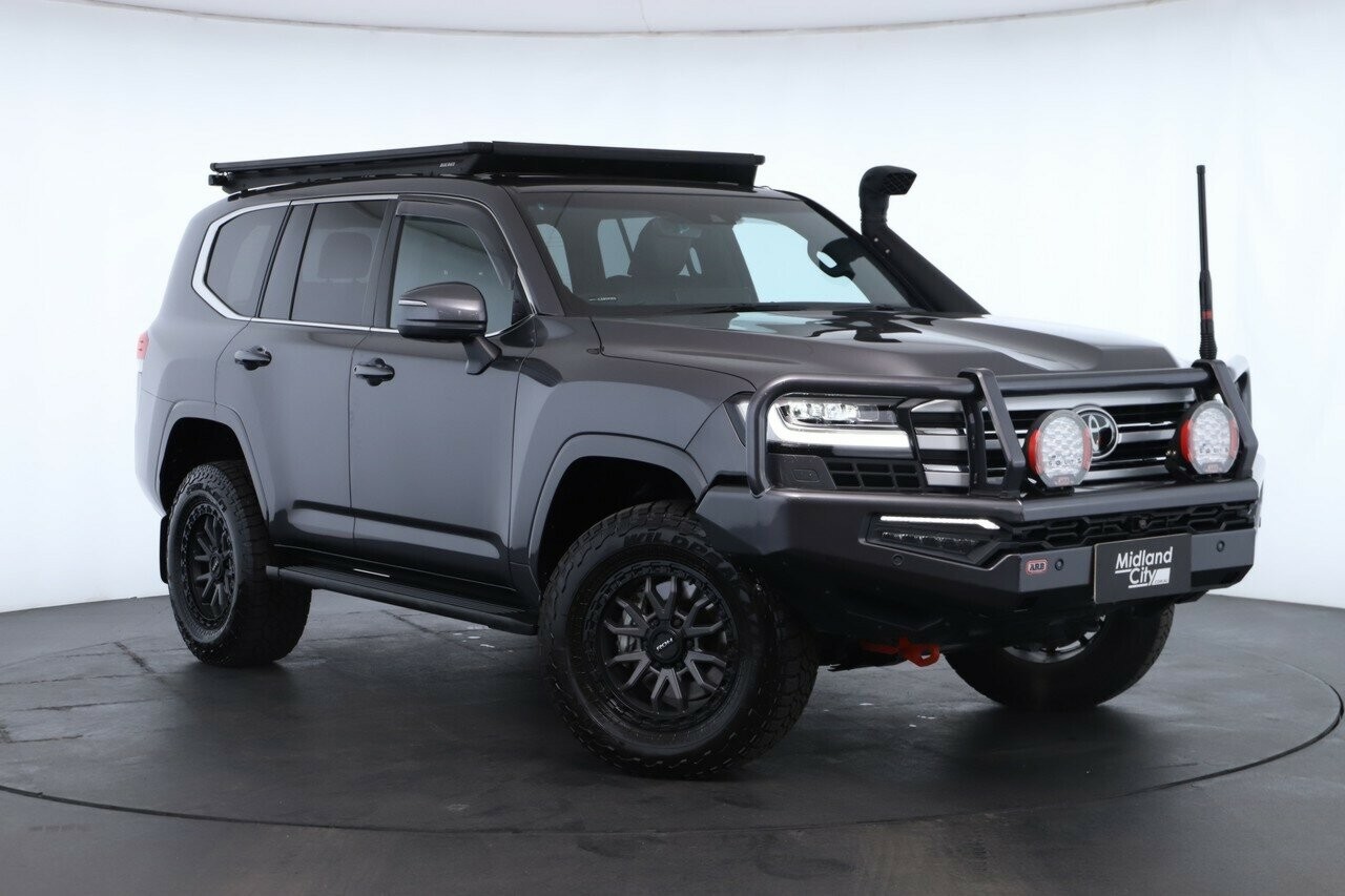 Toyota Landcruiser image 2