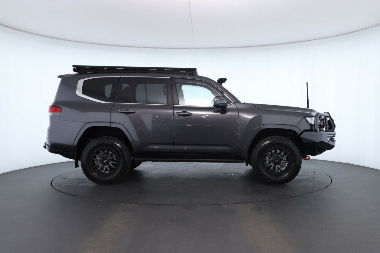 Toyota Landcruiser image 3