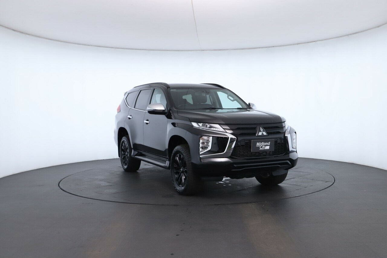 Mitsubishi Pajero Sport image 4