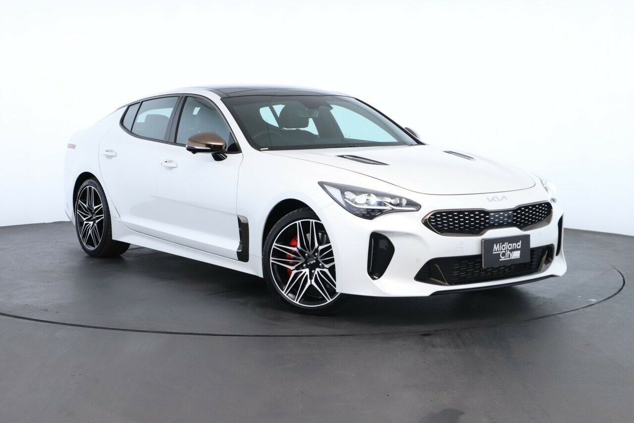 Kia Stinger image 1