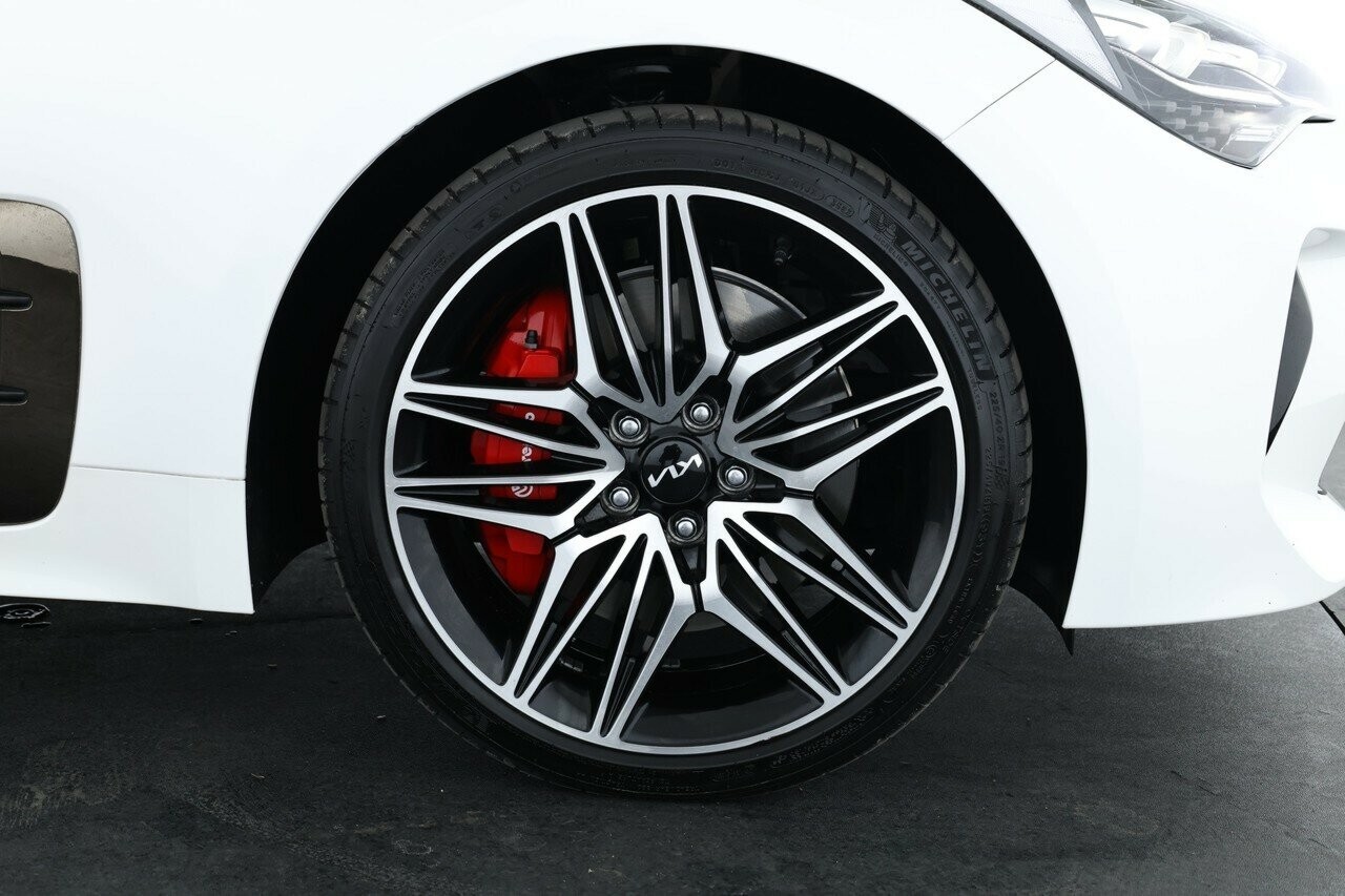 Kia Stinger image 3