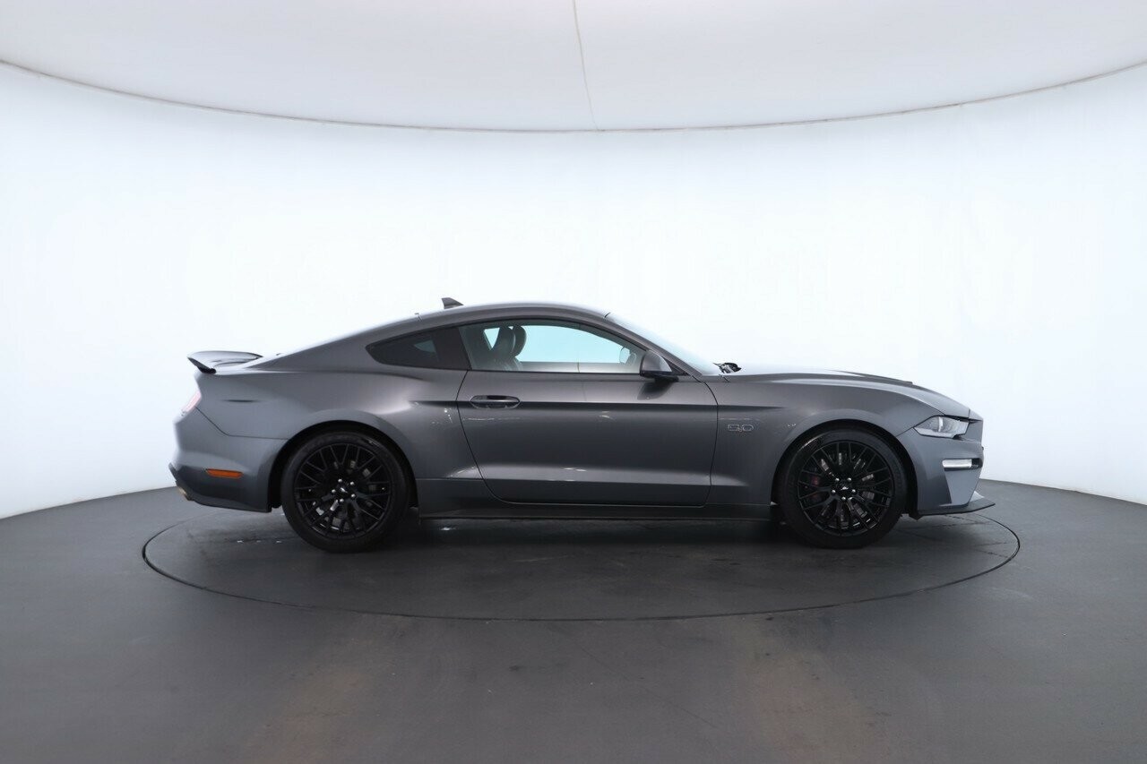 Ford Mustang image 2