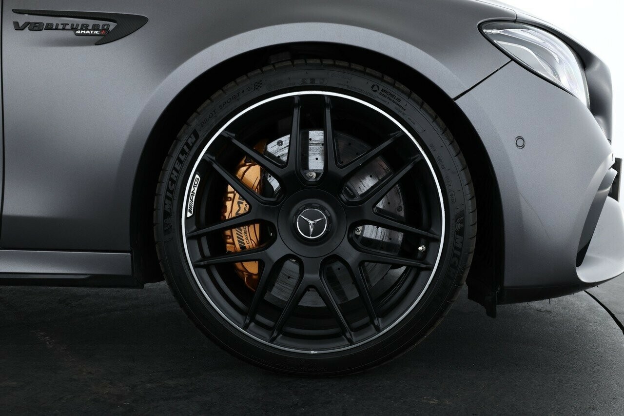 Mercedes Benz E-class image 3