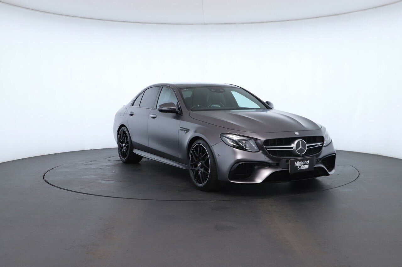 Mercedes Benz E-class image 4