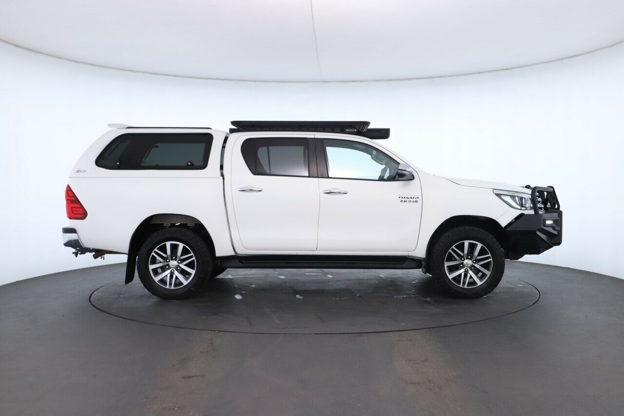 Toyota Hilux image 2