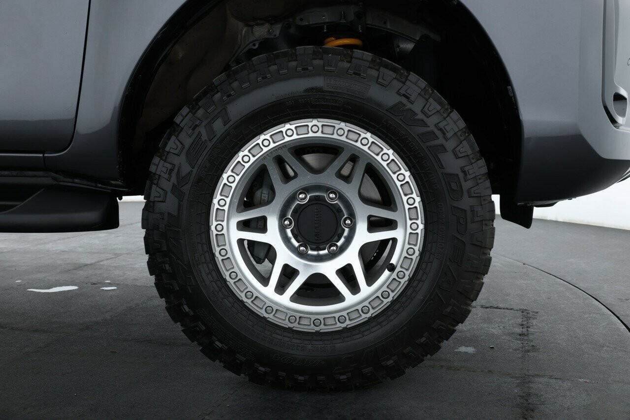 Toyota Hilux image 4