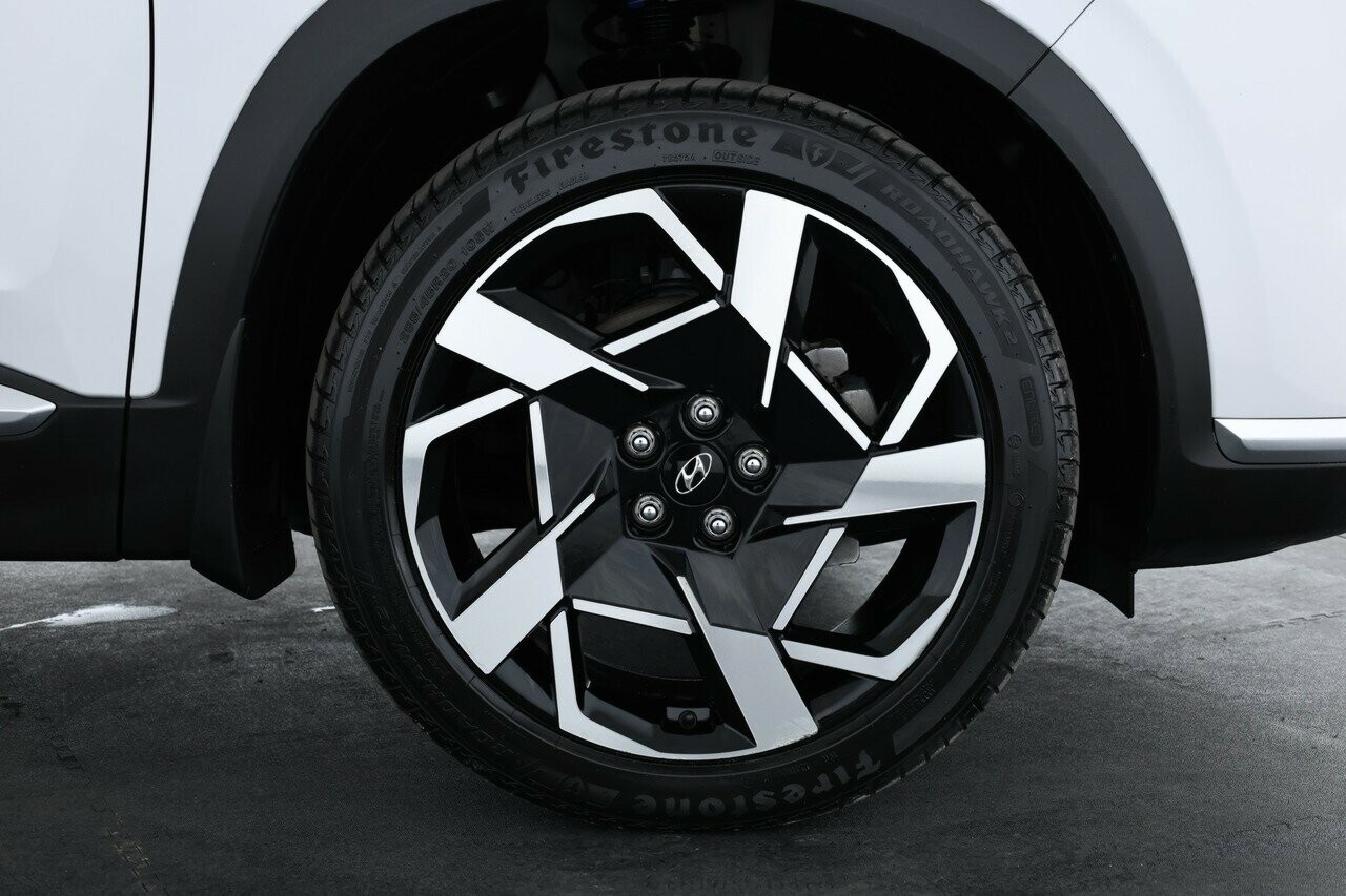 Hyundai Santa Fe image 3