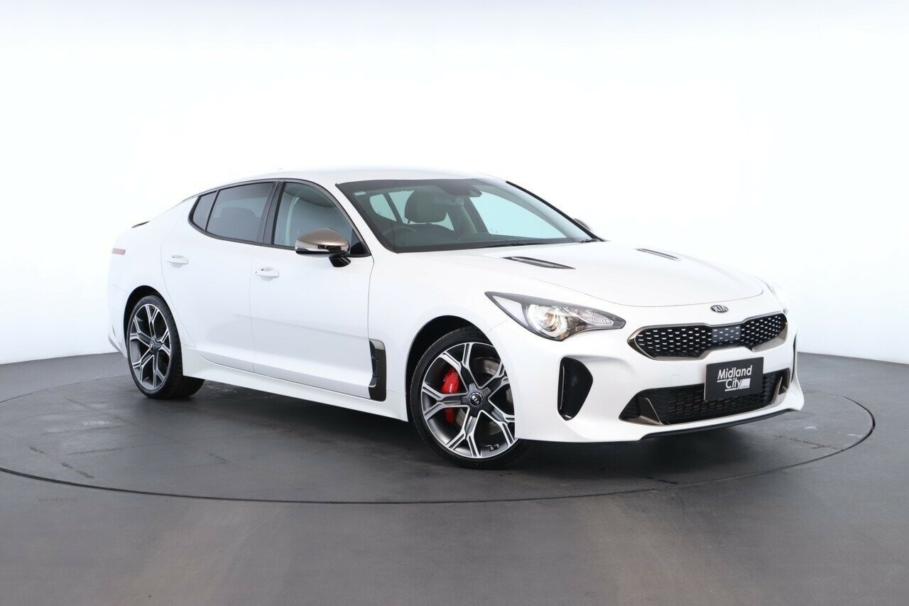 Kia Stinger image 1