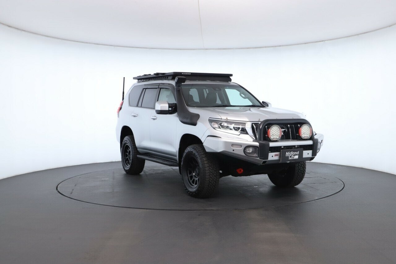 Toyota Landcruiser Prado image 4