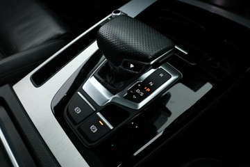 https://vehicle-cdn.autoleague.cloud/30351_61035553_28.jpg