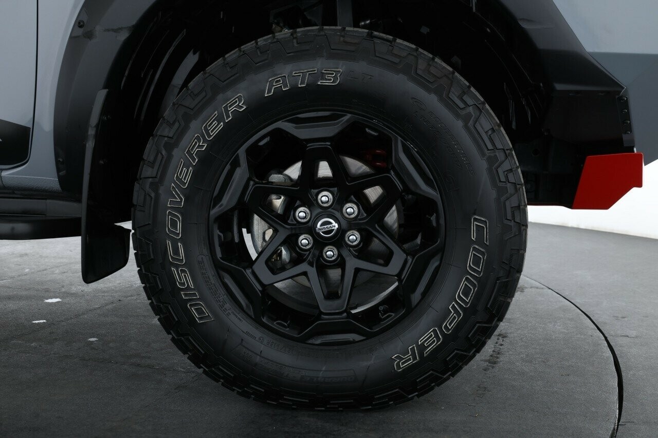 Nissan Navara image 3