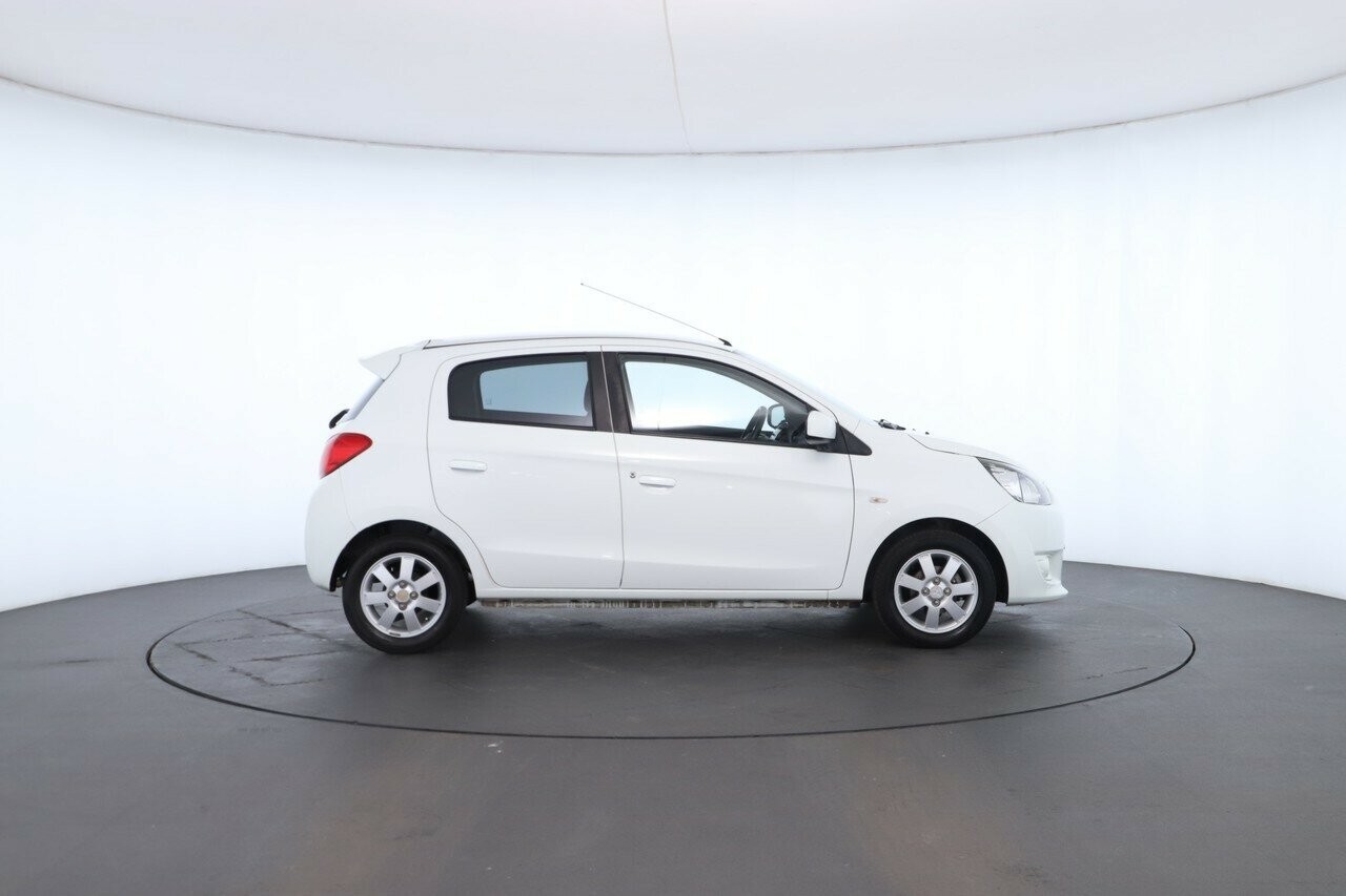 Mitsubishi Mirage image 2