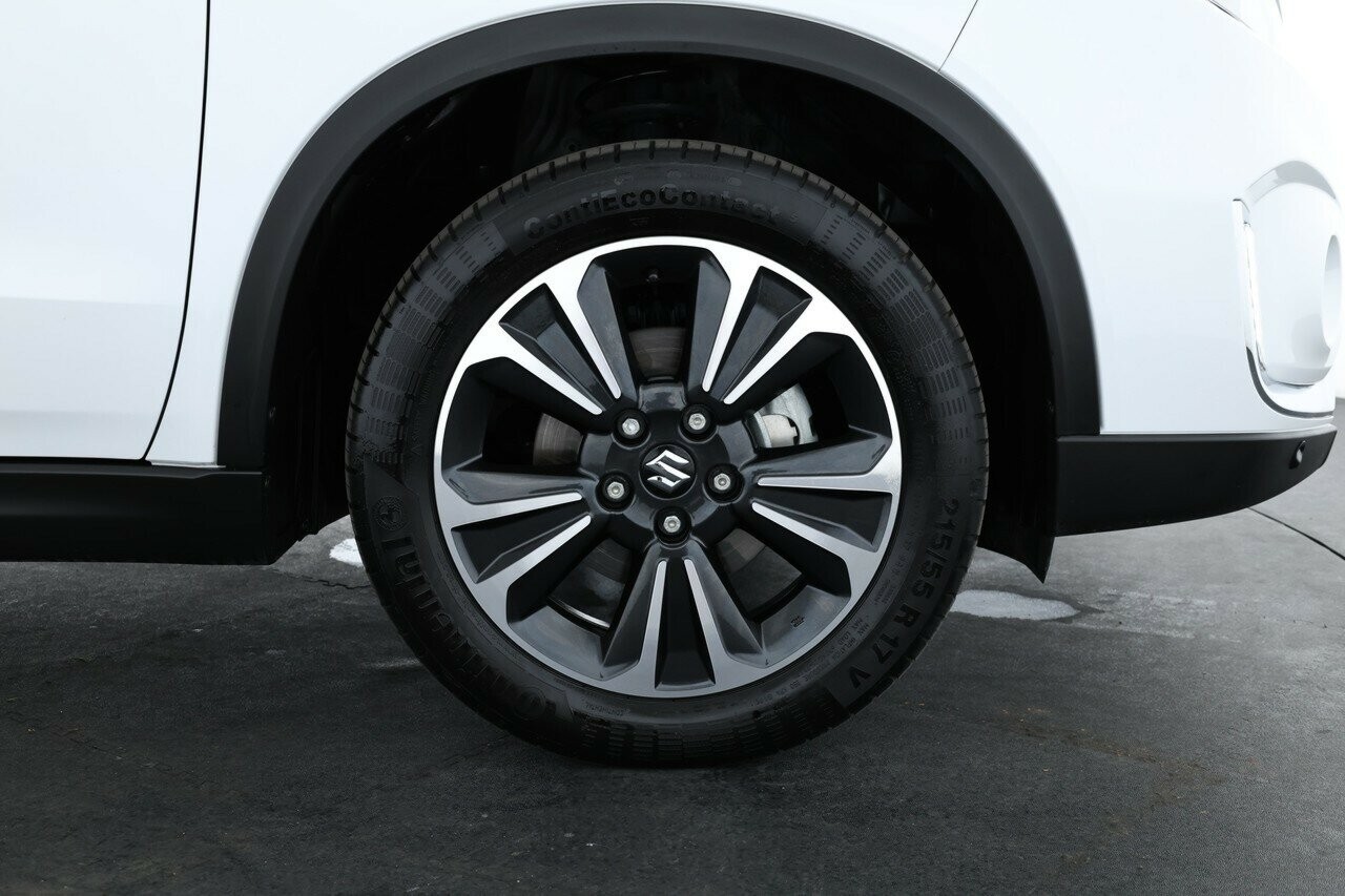 Suzuki Vitara image 3