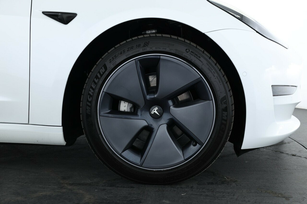 Tesla Model 3 image 3