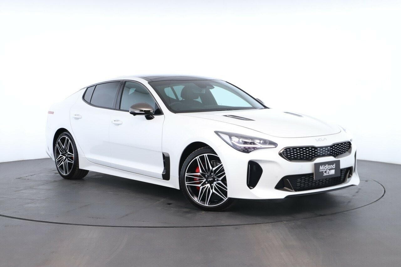 Kia Stinger image 1