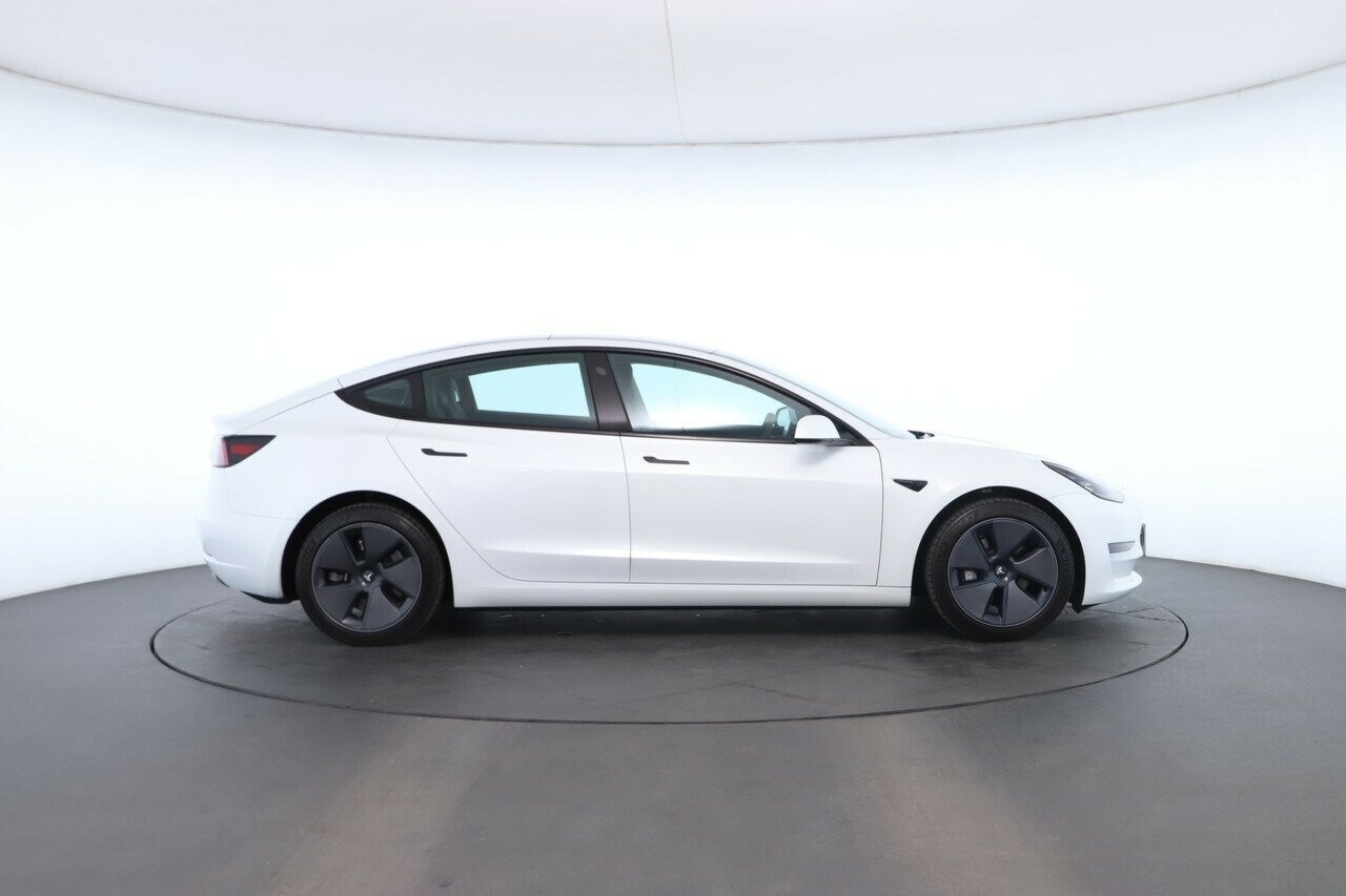 Tesla Model 3 image 2