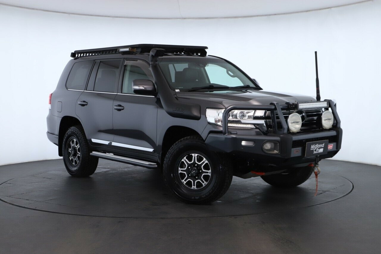 Toyota Landcruiser image 1