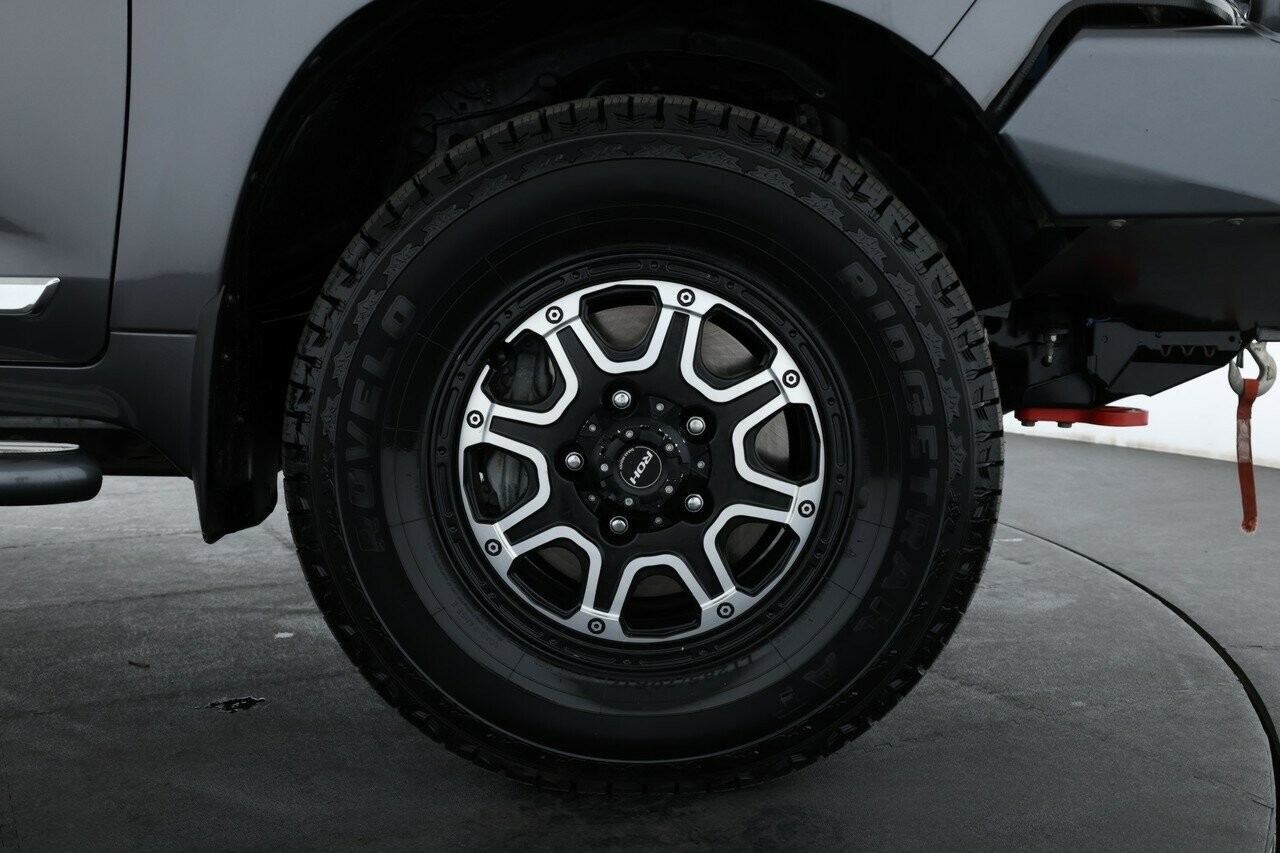 Toyota Landcruiser image 3