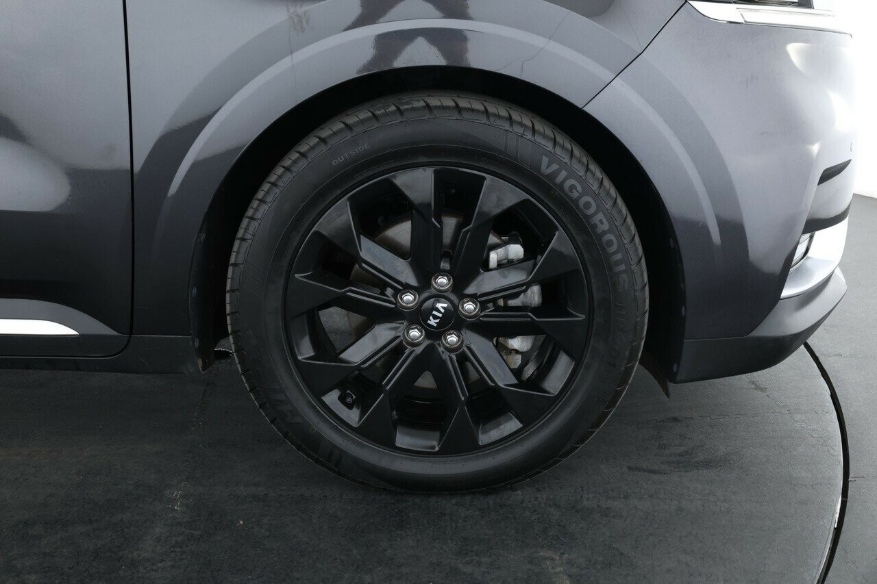 Kia Carnival image 3