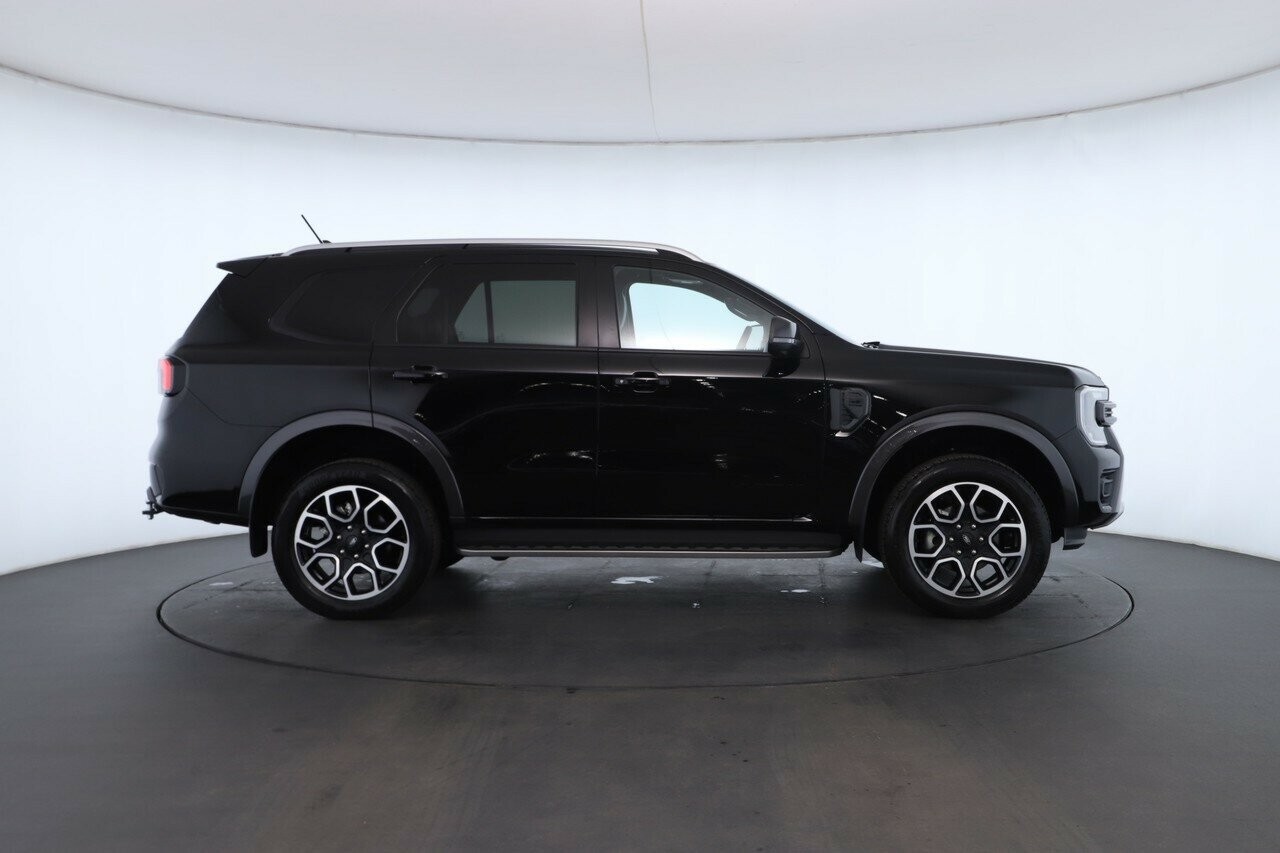 Ford Everest image 2