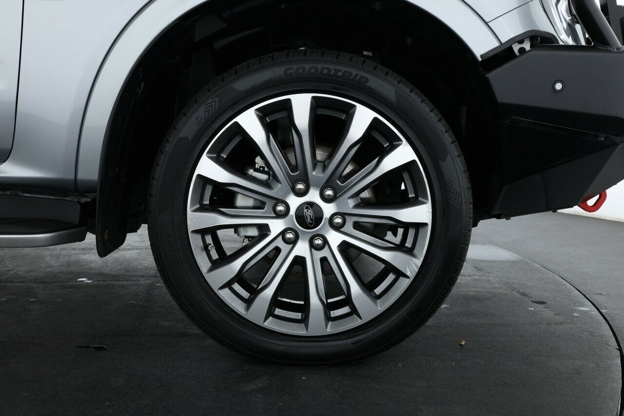 Ford Everest image 4