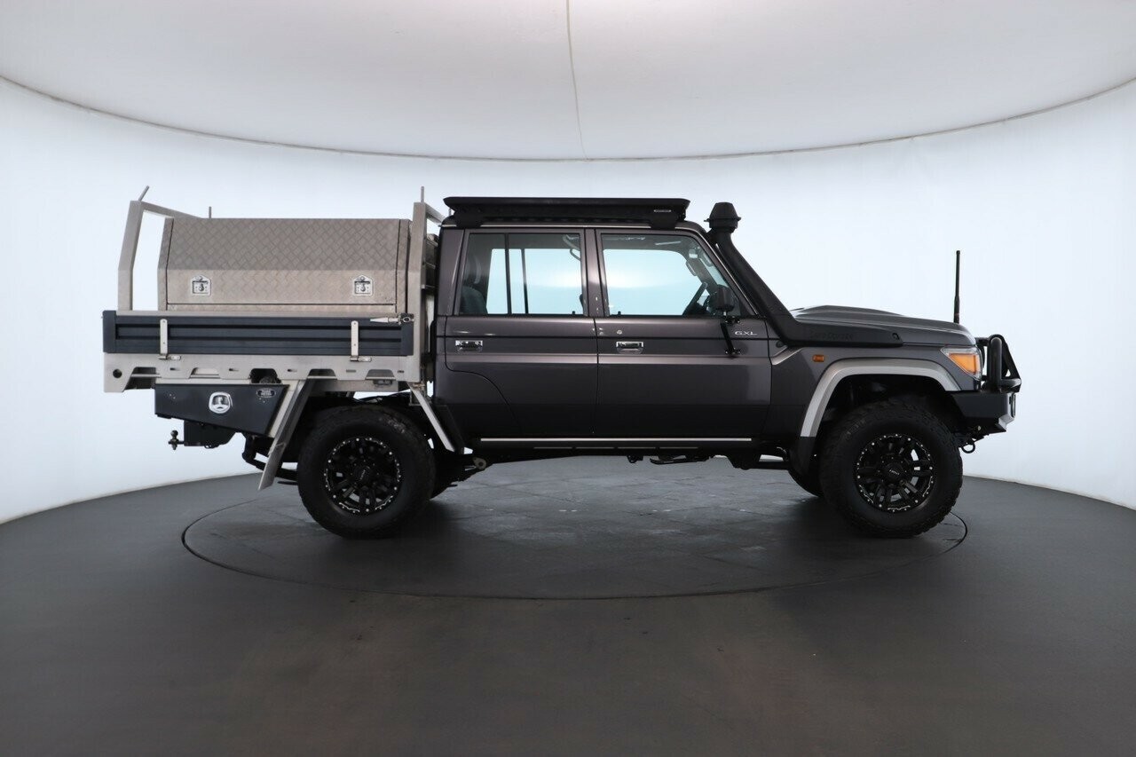 Toyota Landcruiser image 2