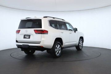 https://vehicle-cdn.autoleague.cloud/30351_61036341_17.jpg