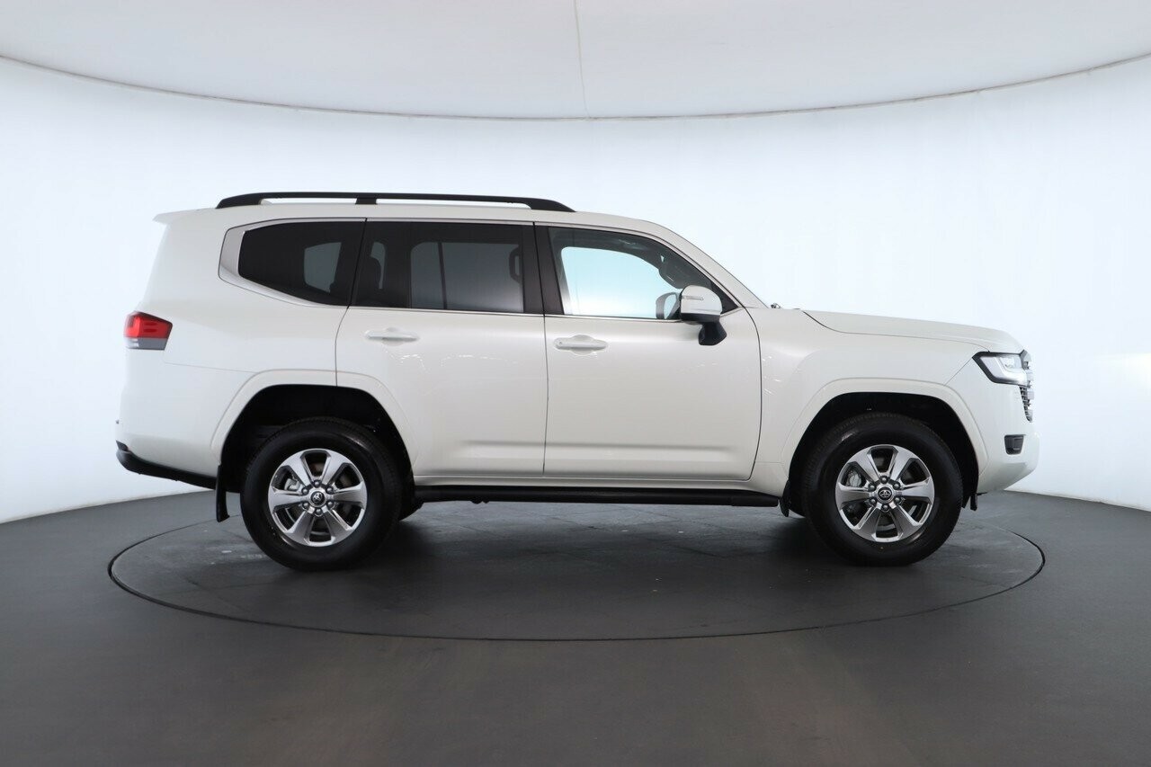 Toyota Landcruiser image 2