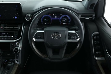 https://vehicle-cdn.autoleague.cloud/30351_61036341_21.jpg
