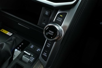 https://vehicle-cdn.autoleague.cloud/30351_61036341_28.jpg