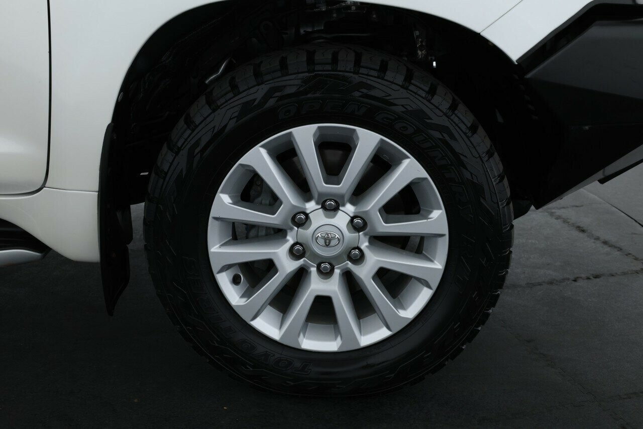 Toyota Landcruiser Prado image 4