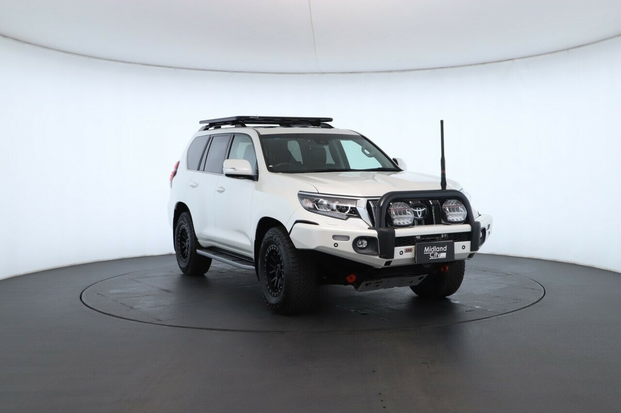 Toyota Landcruiser Prado image 4