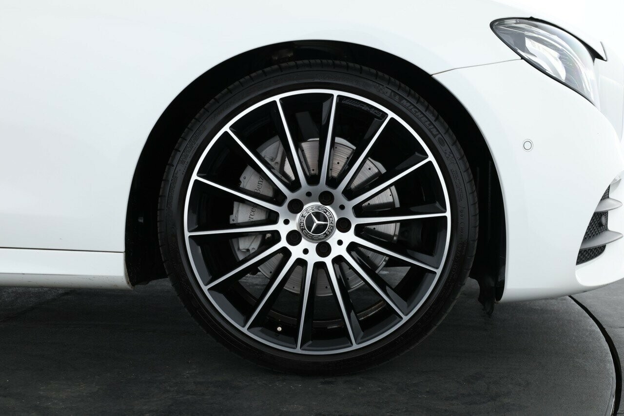 Mercedes Benz E-class image 3