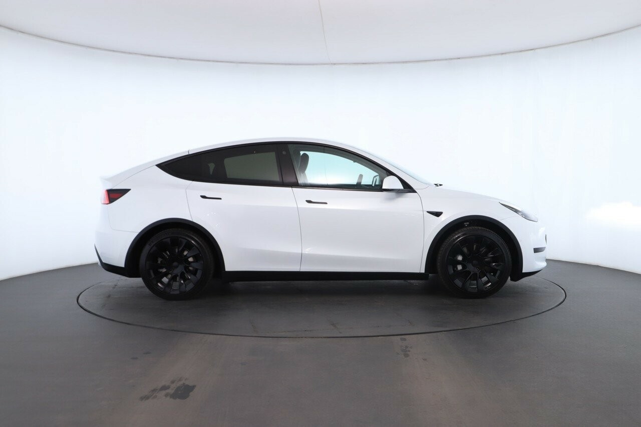 Tesla Model Y image 2