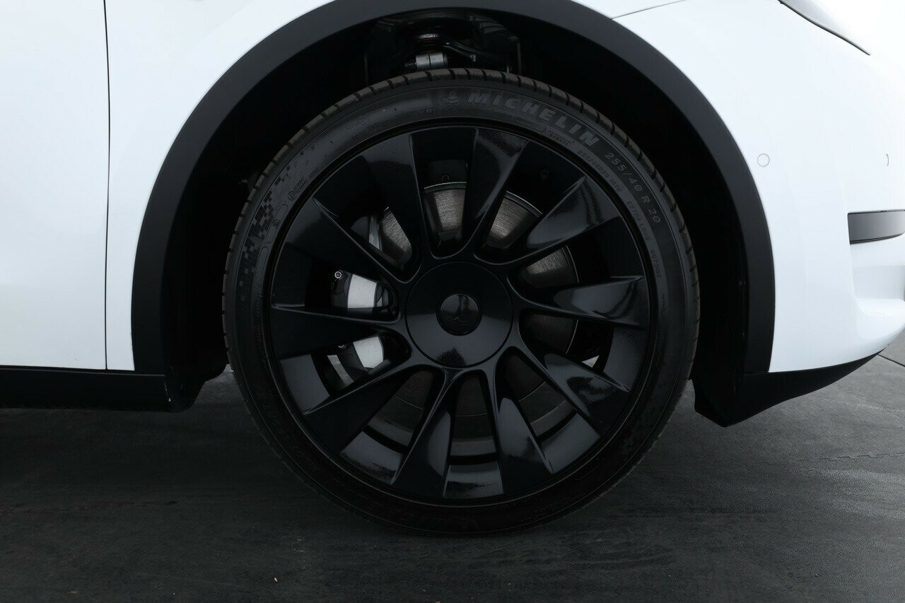 Tesla Model Y image 3