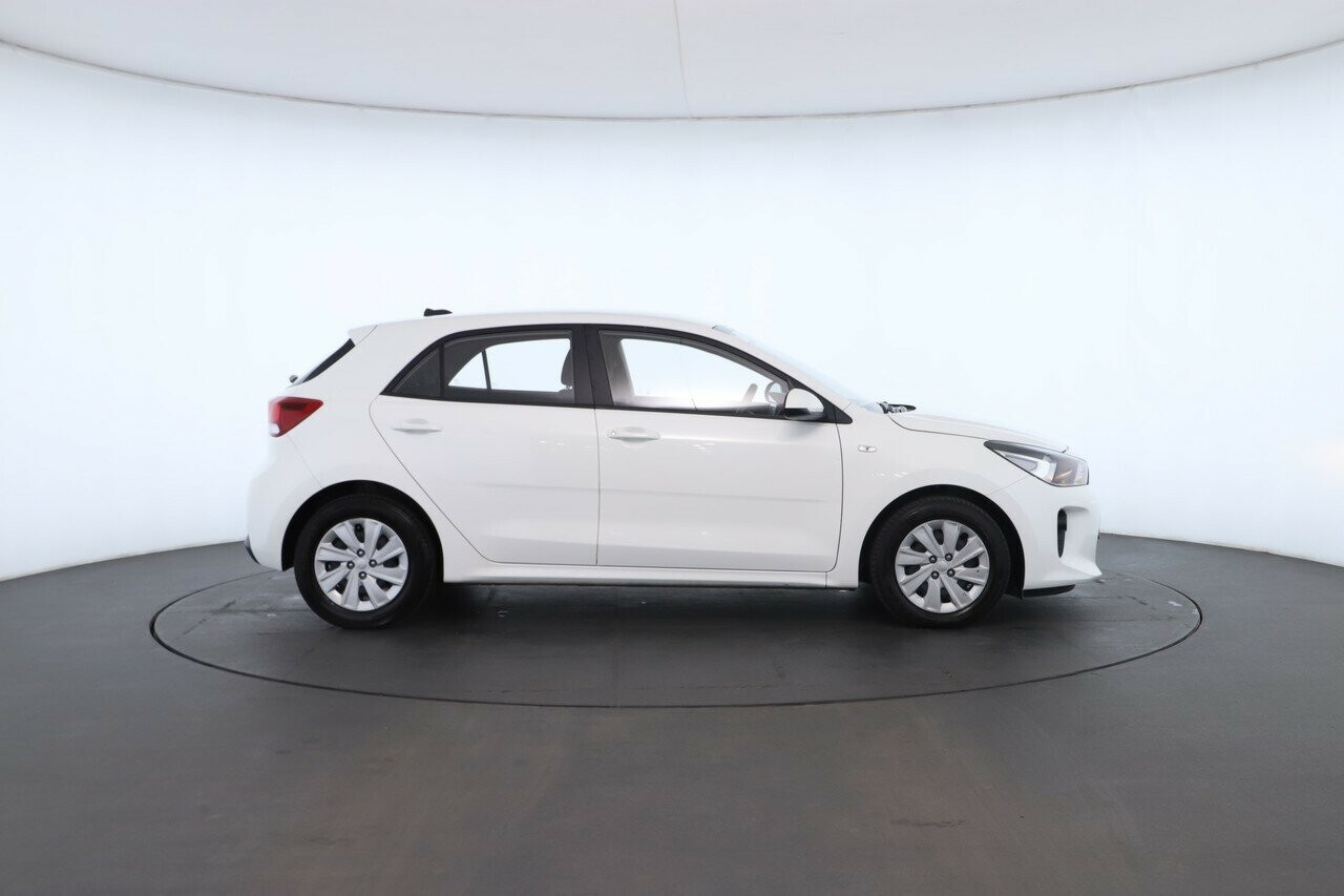 Kia Rio image 2