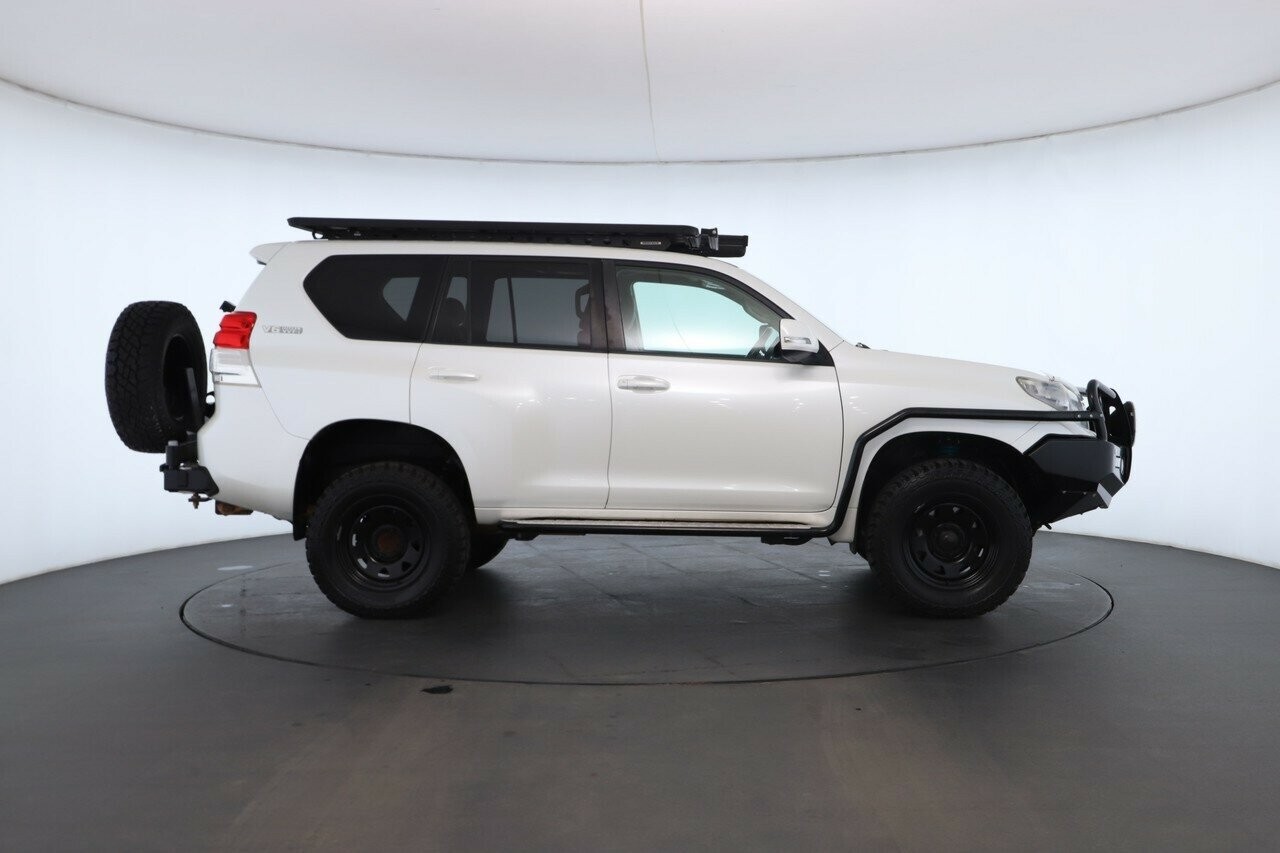 Toyota Landcruiser Prado image 2