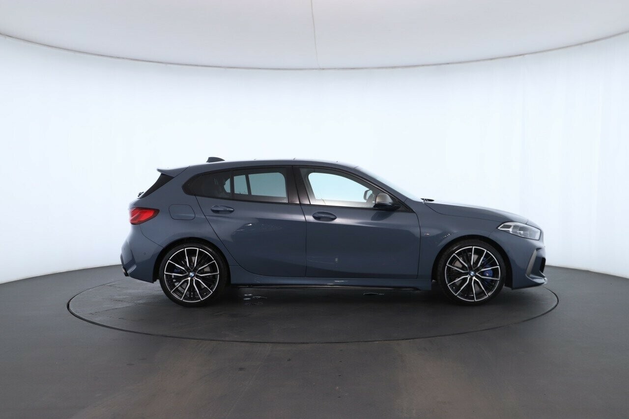 BMW 1 Series image 2