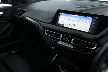https://vehicle-cdn.autoleague.cloud/30351_61036710_22.jpg