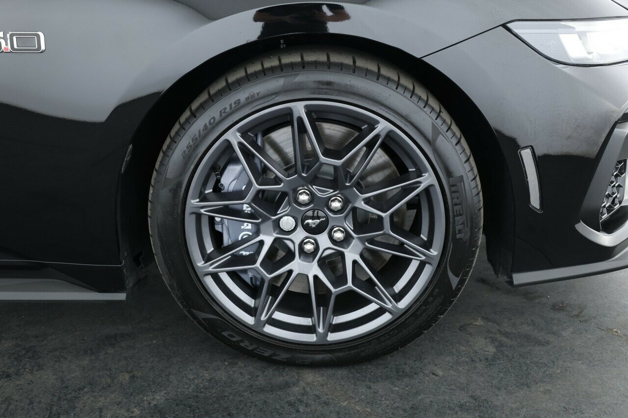 Ford Mustang image 3