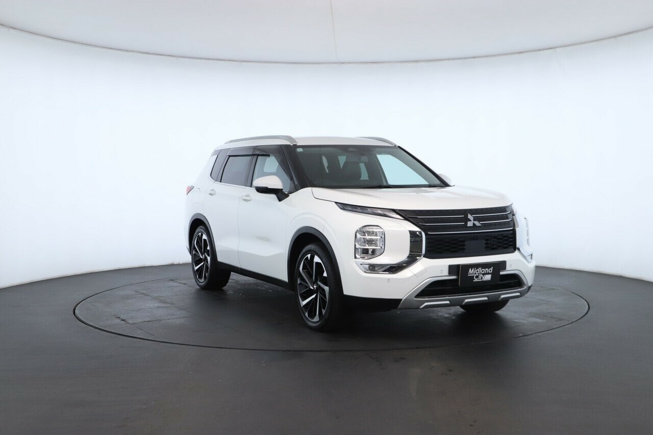 Mitsubishi Outlander image 4